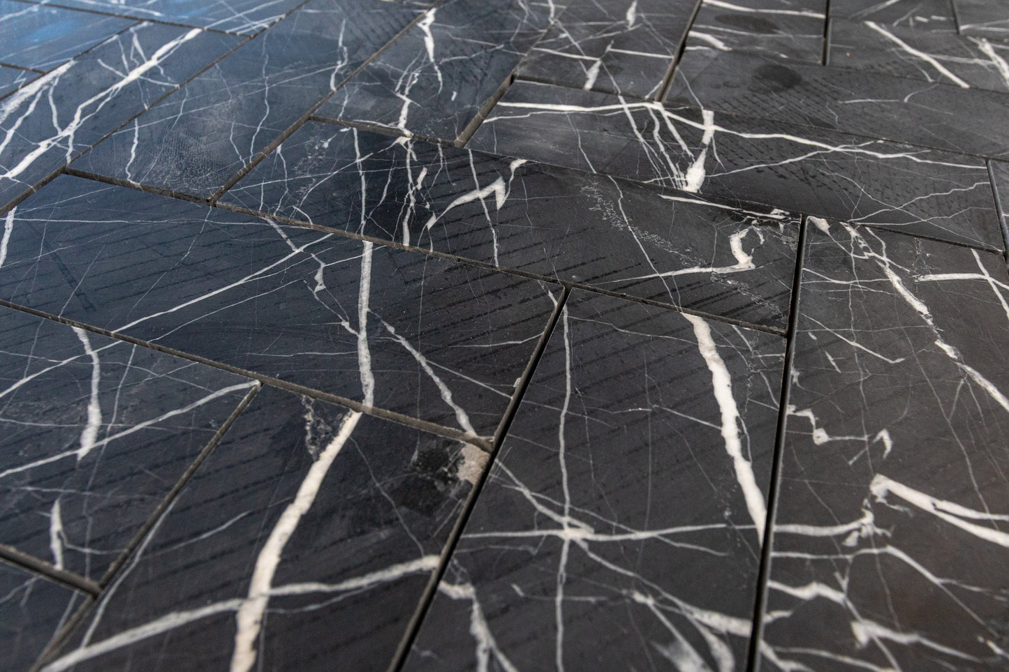 2" x 6" Herringbone - Nero Marquina