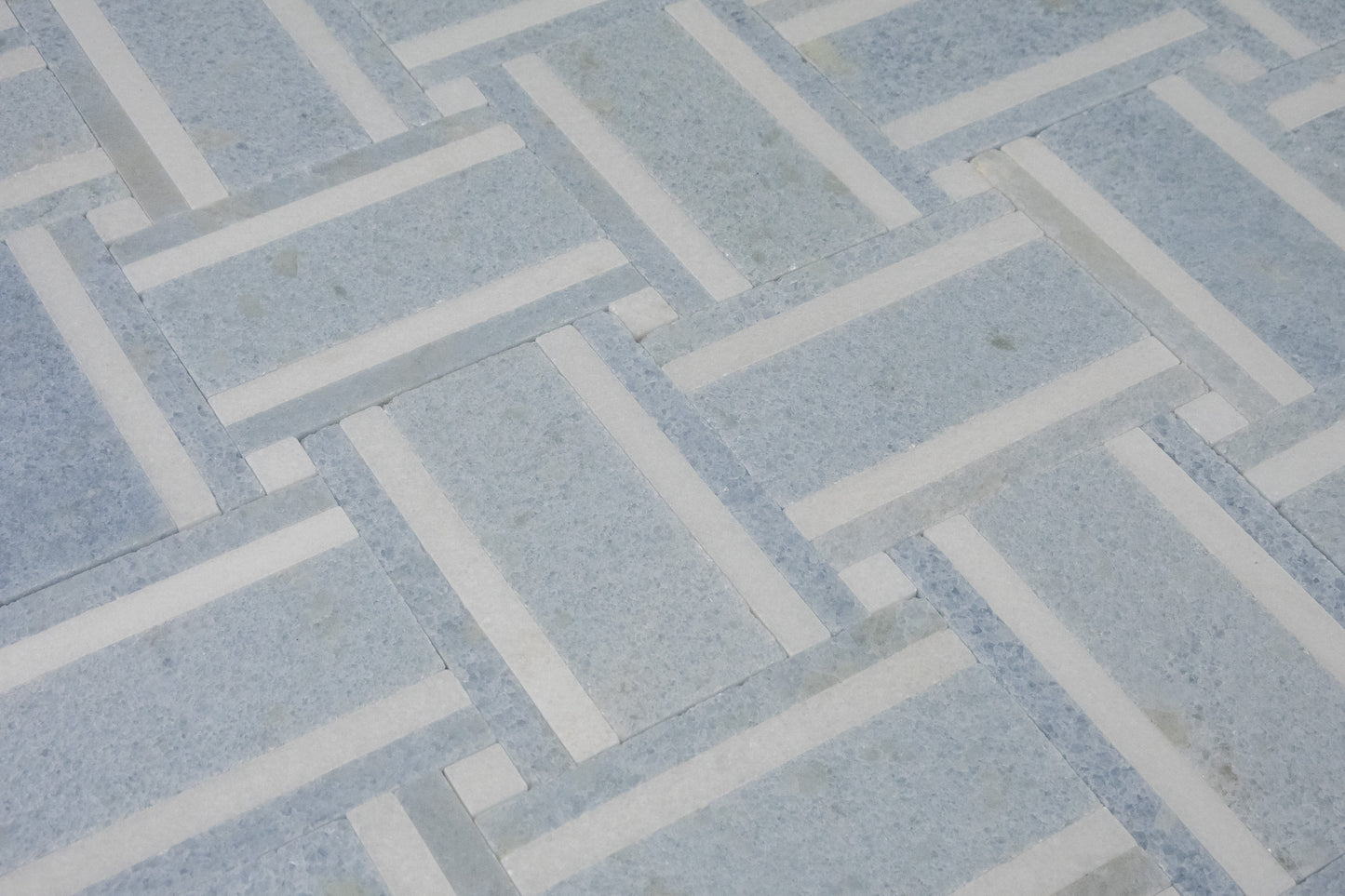 Grand Bacon - Blue Celeste with Thassos Strip