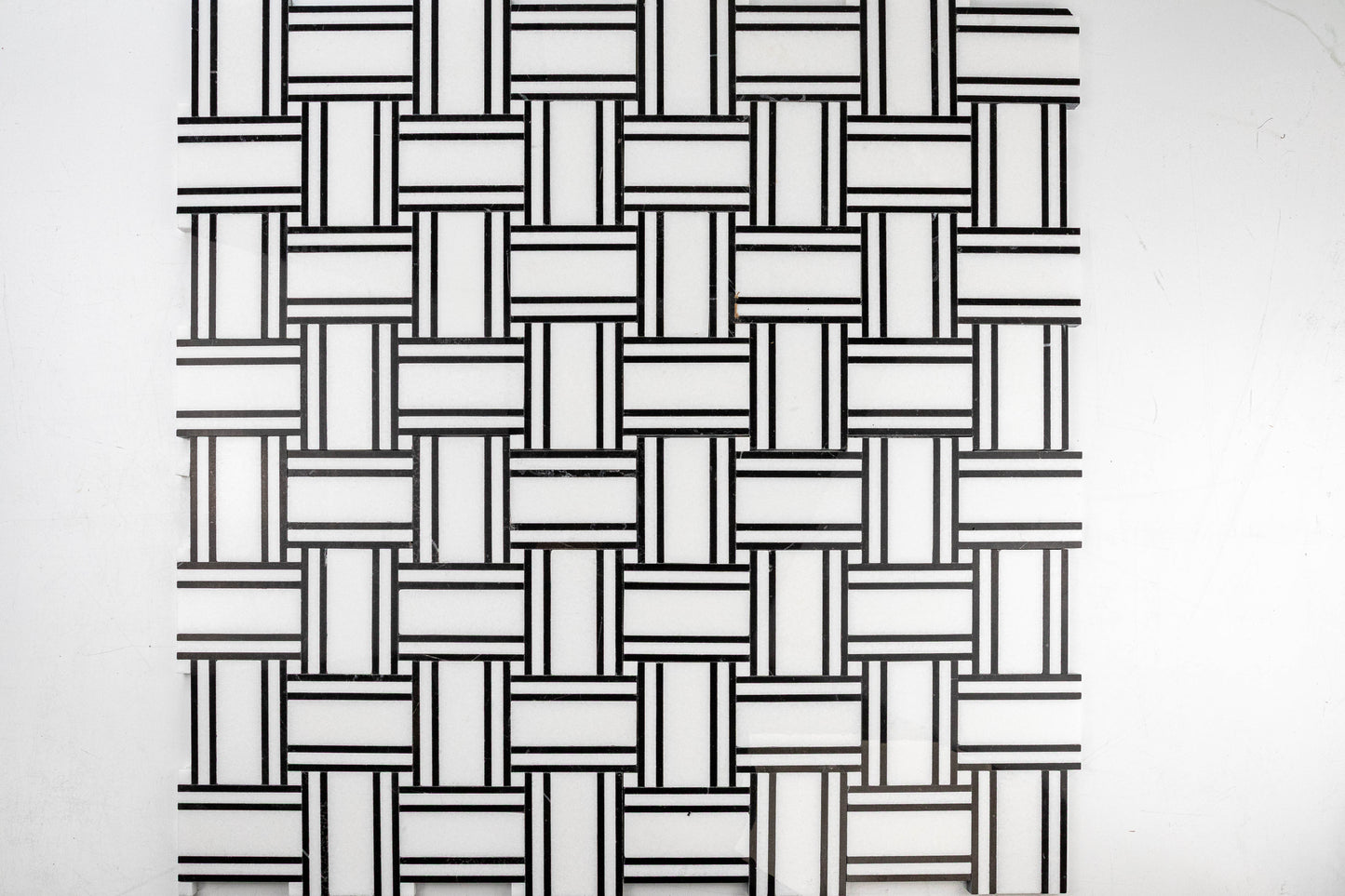 Grand Bacon - Thassos with Black Strip