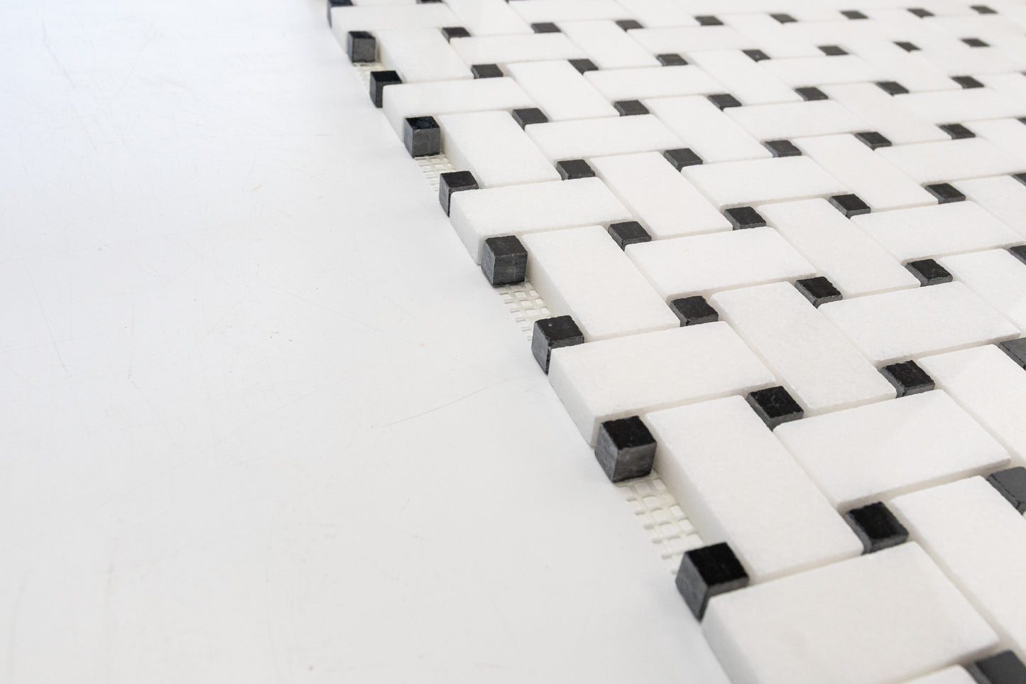 Medium Basketweave - Thassos with Jet Black Dot