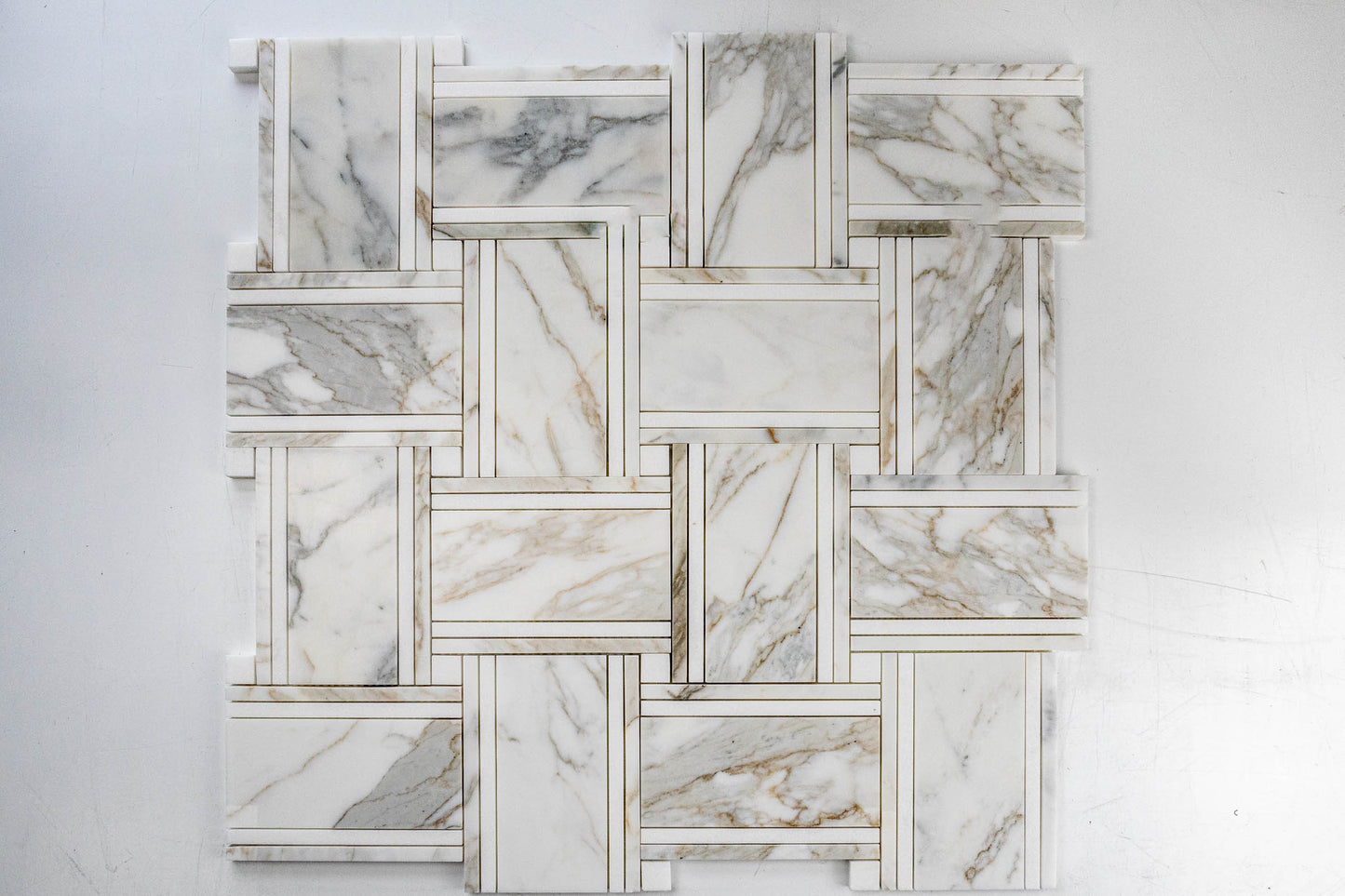 Venti Bacon - Calacatta Gold Polished & Thassos Honed