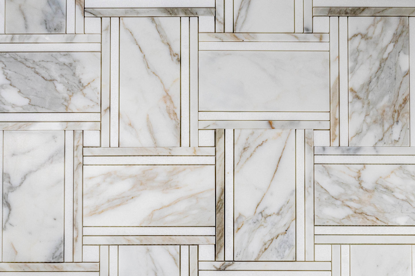 Venti Bacon - Calacatta Gold Polished & Thassos Honed