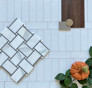 Grand Basketweave - Calacatta with Lagos Azul Border