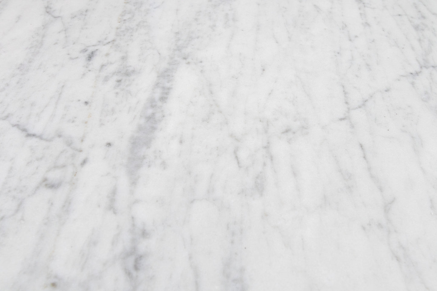 Carrara Field 18" x 18"