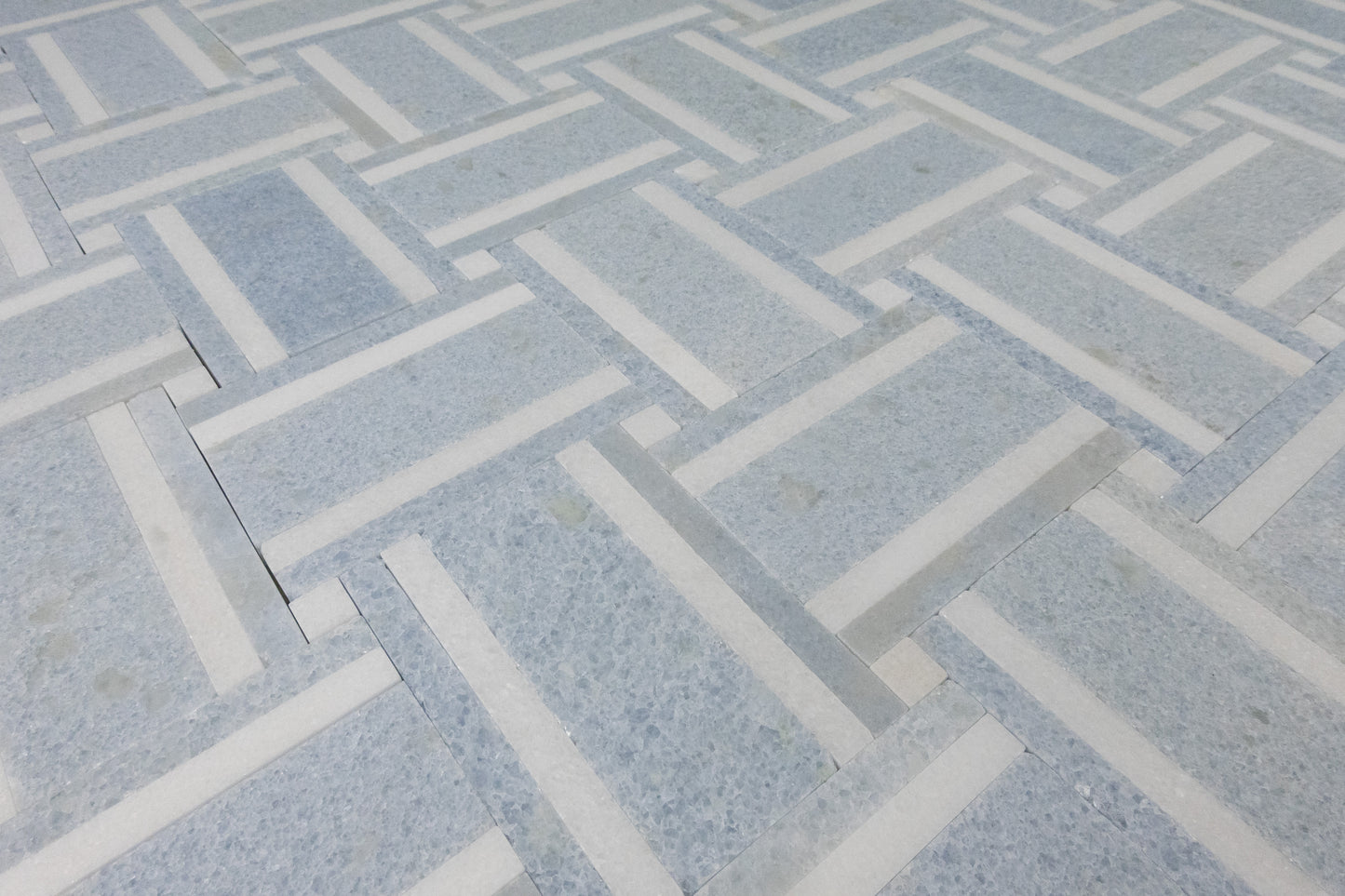 Grand Bacon - Blue Celeste with Thassos Strip