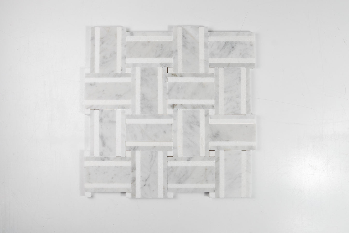 Grand Bacon - Carrara with Thassos Strip