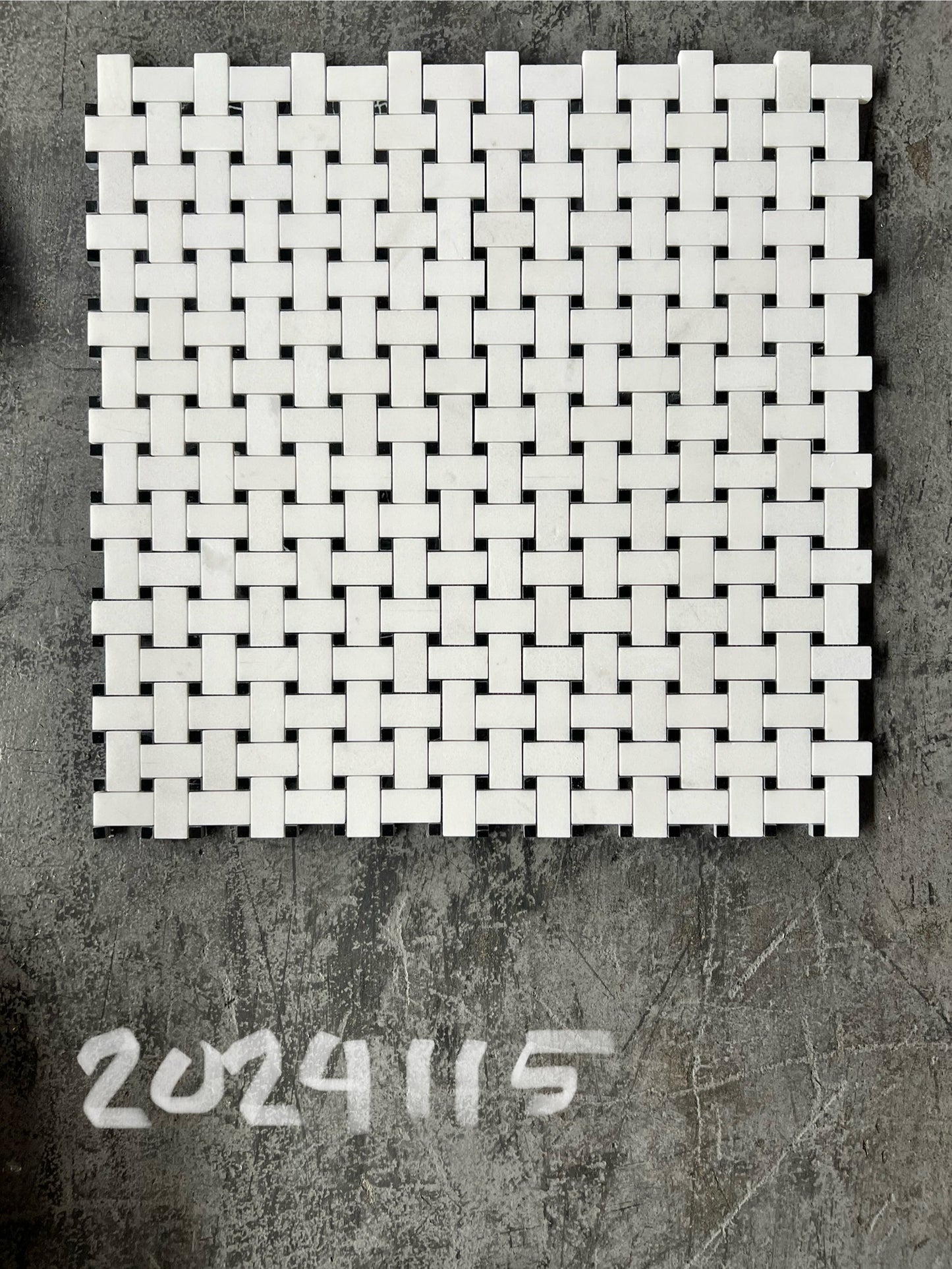 Medium Basketweave - Thassos with Jet Black Dot