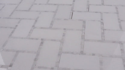 1" x 2" Herringbone - Thassos with Carrara Border